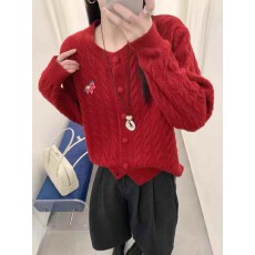 批发韩系红色圆领小马麻花纹<b class='q'>短款</b>针织开衫女长袖扣子外套2025秋冬新款