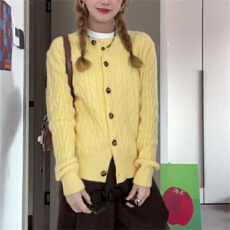 批发高级感<b class='q'>黄色</b>针织毛衣外套女2026秋季新款慵懒风外搭开衫短款小上衣