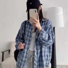 批发美式<b class='q'>街头</b>秋冬季休闲宽松设计感小众蓝色格纹长袖衬衫防晒上衣外穿