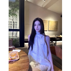 批发法式气质设计感蝴蝶结挂脖吊带<b class='q'>背心</b>女装夏季宽松休闲别致波点上衣