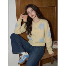 批发黄色圆领撞色毛<b class='q'>针织</b>衫女2026春季休闲宽松慵懒长袖<b class='q'>开衫</b>外套