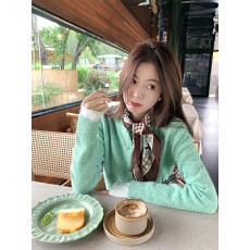 批发曾小咸 韩系绿色<b class='q'>短款</b>针织毛衣开衫女秋冬毛衫外套早秋氛围感上衣