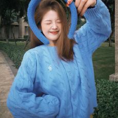 批发麻花设计感秋冬季圆领针织开衫女显白百搭修身毛衣外套