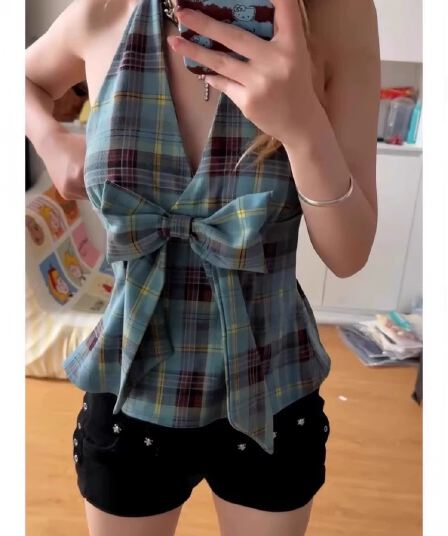 달콤한 매운맛 배색 체크무늬 V넥 캐미솔 여름 복잡한 작은 대중 디자인 센스 나비 매듭 행침 목 쇼트 스타일 맨위