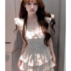 批发芭蕾风小个子碎花<b class='q'>连衣裙</b>女<b class='q'>夏季</b>高级感温柔收腰小飞袖蓬蓬蛋糕裙子