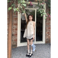 批发法式气质设计感蝴蝶结挂脖吊带<b class='q'>背心</b><b class='q'>女</b>装夏季宽松休闲别致波点上衣