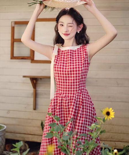 빨간색 체크무늬 민소매 드레스 아이들 여름 2026 새로운 올해 인기 폭발 품격 허리 수축 프랑스식 롱 스커트