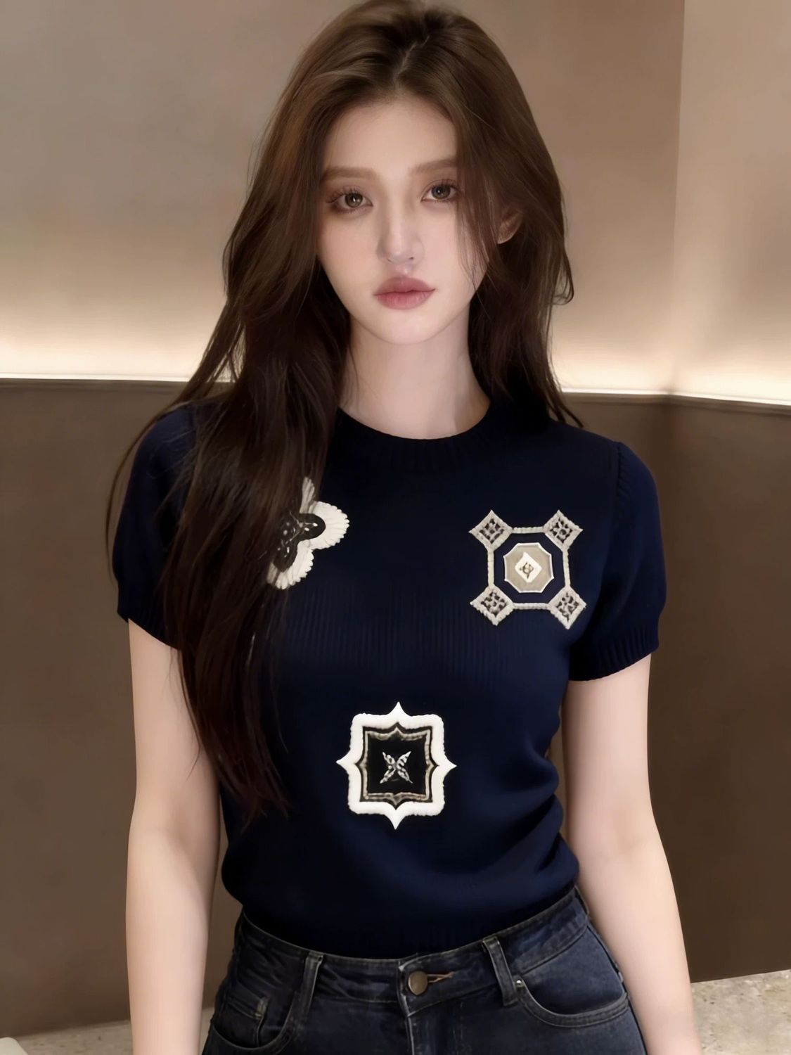 프랑스식 2026 여름 새로운 디자인 센스 블루 색상 빛 럭셔리 바람 프린트 여성 몸매 가꾸기 슬림해 보이는 맨위 반팔 니트 스웨터