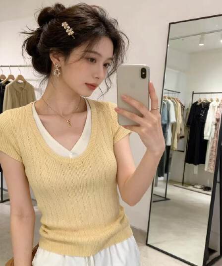 패치워크 페이크 레이어드 아름다운 자이언트 잘 생긴 V넥 황색 반팔 니트 스웨터 여성 여름 새로운 아름다운 고유 한 맨위