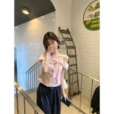批发韩系粉色条纹露肩短袖<b class='q'>衬衫</b>女夏季减龄设计感<b class='q'>蝴蝶结</b>短款上衣