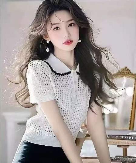 한 부서 검정색 니트 반팔 여성 의류 2026 봄 새로운 부유 한 가족 천 골드 디자인 센스 품격 다용도 작은 티셔츠