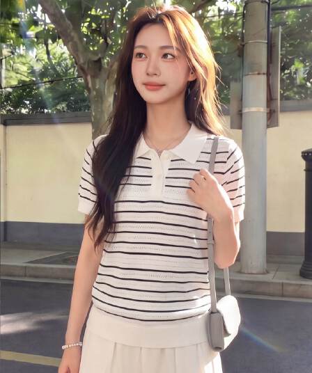 한국 스타일 스트라이프 반팔 니트 스웨터 여성 2026 년 여름 얇은 스타일 폴로 칼라 슬림해 보이는 연령 감소 출퇴근 티셔츠 맨위