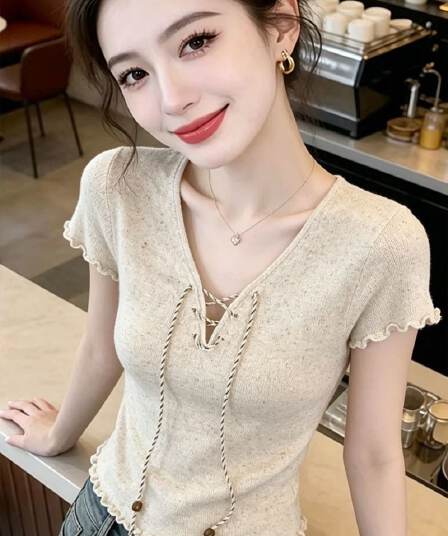 프랑스식 프릴 십자가 V넥 레이스업 반팔 니트 스웨터 여름 몸매 가꾸기 슬림해 보이는 패션 연령 감소 다용도 맨위