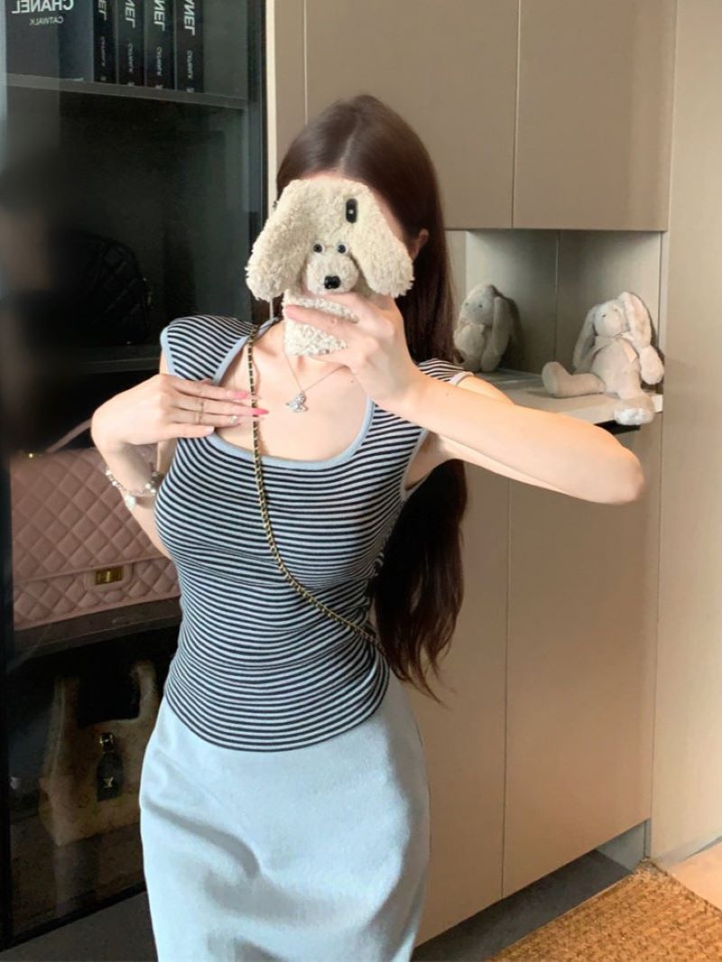 프랑스식 패션 광장 칼라 배색 스트라이프 슬립 니트 조끼 여름 몸매 가꾸기 슬림해 보이는 핫걸 다용도 쇼트 스타일 맨위