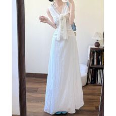 批发蕾丝花朵V领法式无袖连衣裙女夏季<b class='q'>白色</b>修身a字<b class='q'>长裙</b>设计感小众裙子