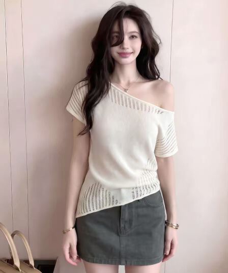 한 부서 미니멀리즘 단색 비스듬한 어깨 비대칭 반팔 니트 스웨터 여성 여름 새로운 품격 슬림해 보이는 디자인 센스 맨위
