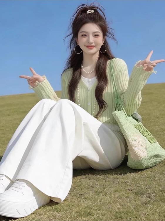 녹색 페이크 레이어드 몸매 가꾸기 인사이드 가져 가라. 만나는 니트 스웨터 여성 2026 봄 자이언트 잘 생긴 느긋한 느슨함 아름다운 맨위