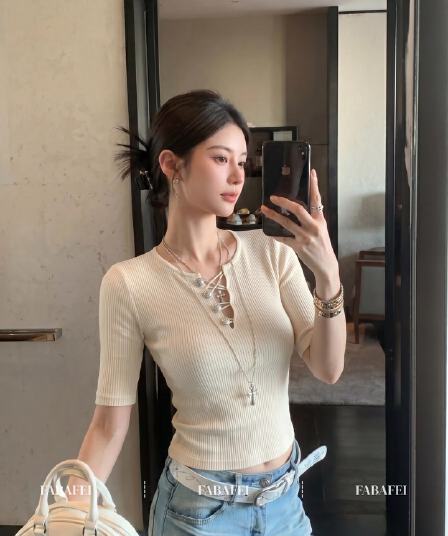 디자인 센스 품격 다용도 홀로우 아웃 중간 소매 티셔츠 여성 여름 몸매 가꾸기 슬림해 보이는 섹시함 맨위
