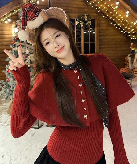 신년 분위기 센스 빨간색 망토 숄 스웨터 여자 가을 겨울 니트 기본 셔츠 투피스 세트 쇼트 스타일 천 골드 맨위
