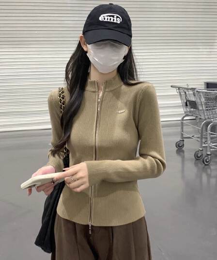 봄 드레스 2026 새로운 더블 지퍼 스웨터 여성 코트 오픈 가디건 스탠드 칼라 긴팔 몸매 가꾸기 니트 맨위 인사이드 가져 가라. 만나는