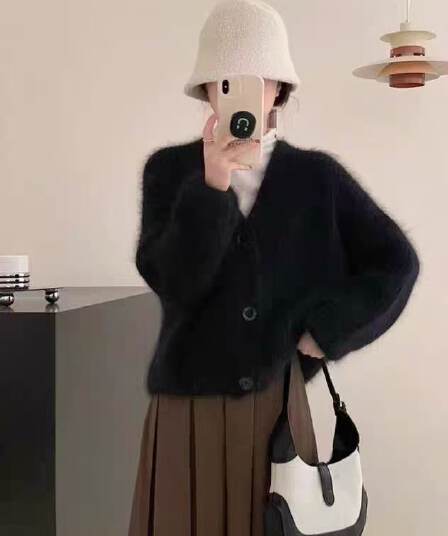 가을 겨울 새로운 느긋한 바람 두꺼운 긴팔 니트 오픈 가디건 여성 품격 슬림해 보이는 캐주얼 V넥 외출용 부드러운 찹쌀 털