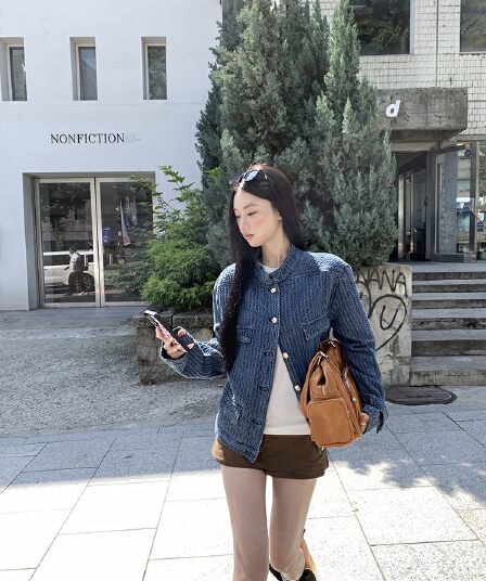 고급 센스 품격 작은 샤넬 스타일 데님 여성 코트 가을 쇼트 스타일 작은 대중 디자인 센스 스탠드 칼라 파란색 재킷 맨위