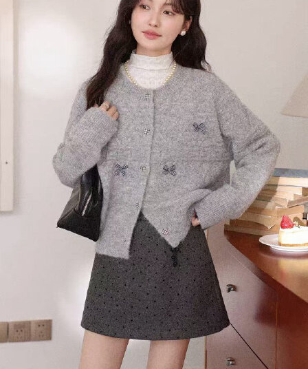 회색 긴팔 스웨터 가을 겨울철 작은 대중 디자인 센스 패션 오픈 가디건 맨위 여성