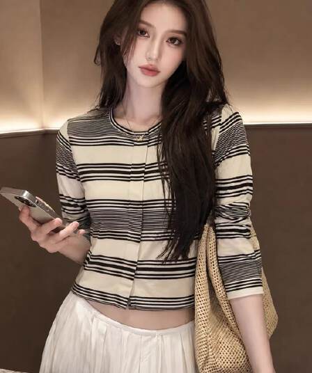 느긋한 바람 라운드 넥 스트라이프 니트 스웨터 여성