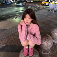 批发美式复古运动条纹<b class='q'>连帽卫衣</b>女秋季2026新款修身收腰哈苏线短款外套