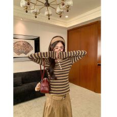 批发撞色<b class='q'>条纹</b>长袖<b class='q'>T</b><b class='q'>恤</b>女秋季咖色修身内搭打底衫显瘦上衣