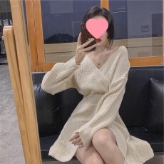 批发法式轻奢高级感女神范领毛衣裙秋冬季女装新款中长款针织连衣裙