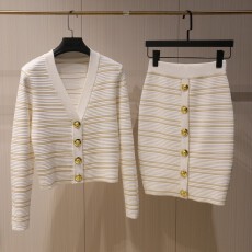 批发法式<b class='q'>小香</b>风V领黑金条纹金色扣针织开衫上衣半身裙两件套<b class='q'>套装</b>早秋
