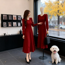 批发韩国时尚<b class='q'>通勤</b>穿搭今年流行女装爆款流行单品针织毛衣连衣裙女秋冬