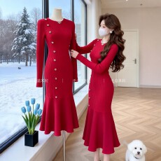 批发<b class='q'>韩国</b>针织毛衣连衣裙秋冬本命年订婚回门敬酒红色鱼尾配大衣打底裙