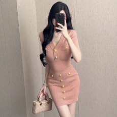 批发纯欲风V领钉扣短袖针织连衣裙女2026夏季新款修身高腰显瘦<b class='q'>包臀</b>裙