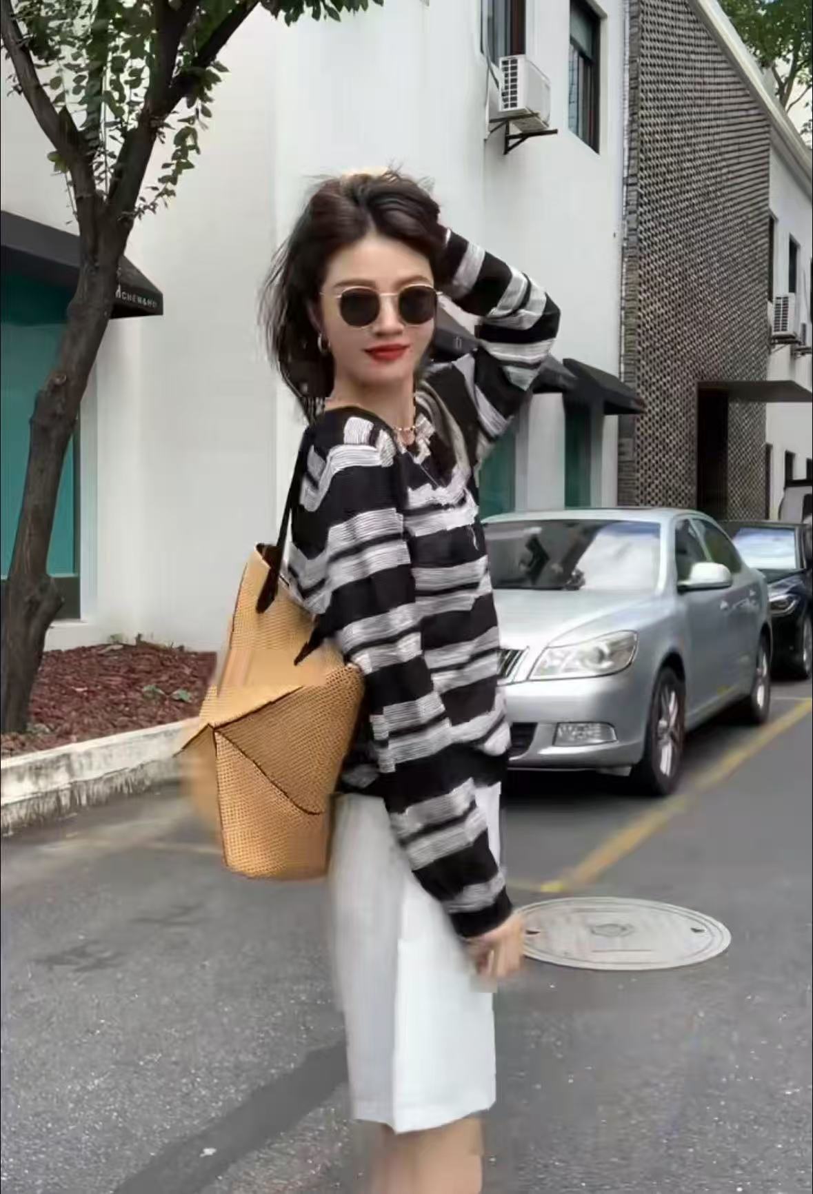 익스트림 제인 지배 새로운 여름 여자 품격 얇은 스타일 고유 한 아름다운 작은 셔츠 폭발 패션