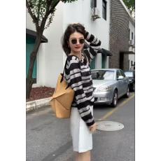 批发极简主义新款夏季女款气质薄款独特漂亮小衫爆款时尚