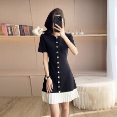 批发高级感法式小香风夏季女冰丝薄款黑色<b class='q'>短袖</b>针织连衣裙荷叶边小黑裙