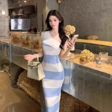 批发韩国气质露肩条纹冰丝针织连衣裙纯欲<b class='q'>夜店</b>心机辣妹<b class='q'>性感</b>包臀OL长裙