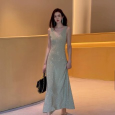 批发闪钻连衣裙高级无袖长裙女烫钻显瘦内搭吊带高级感晚<b class='q'>礼服</b>宴会穿搭