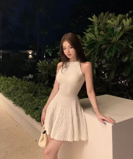 순수한 흰색 사랑 행침 목 니트 여성 드레스 여름 품격 고급 센스 몸매 가꾸기 허리 수축 치마