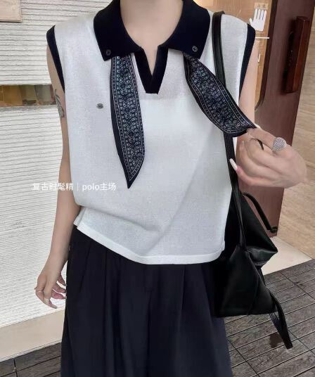 작은 폴로 칼라 단추 경기 스카프 레이스업 니트 스웨터 여성 2025 새로운 폭발 여름 얇은 스타일 민소매 조끼 맨위