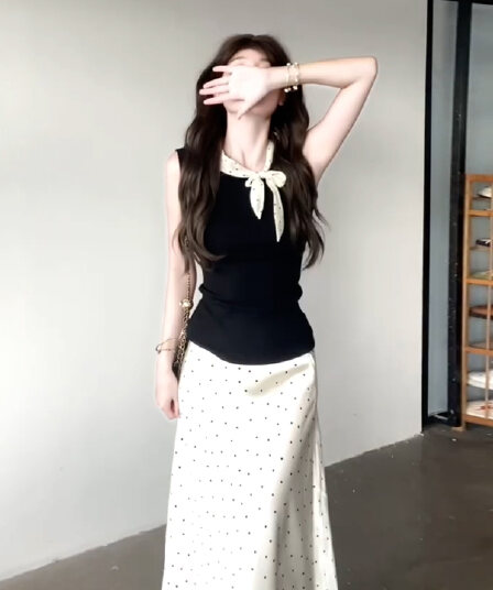 프랑스식 그는 벤 바람 나비 매듭 민소매 조끼 여성 여름 순수한 욕망 바람 섹시함 몸매 가꾸기 차가운 매운맛 chic 검정색 맨위