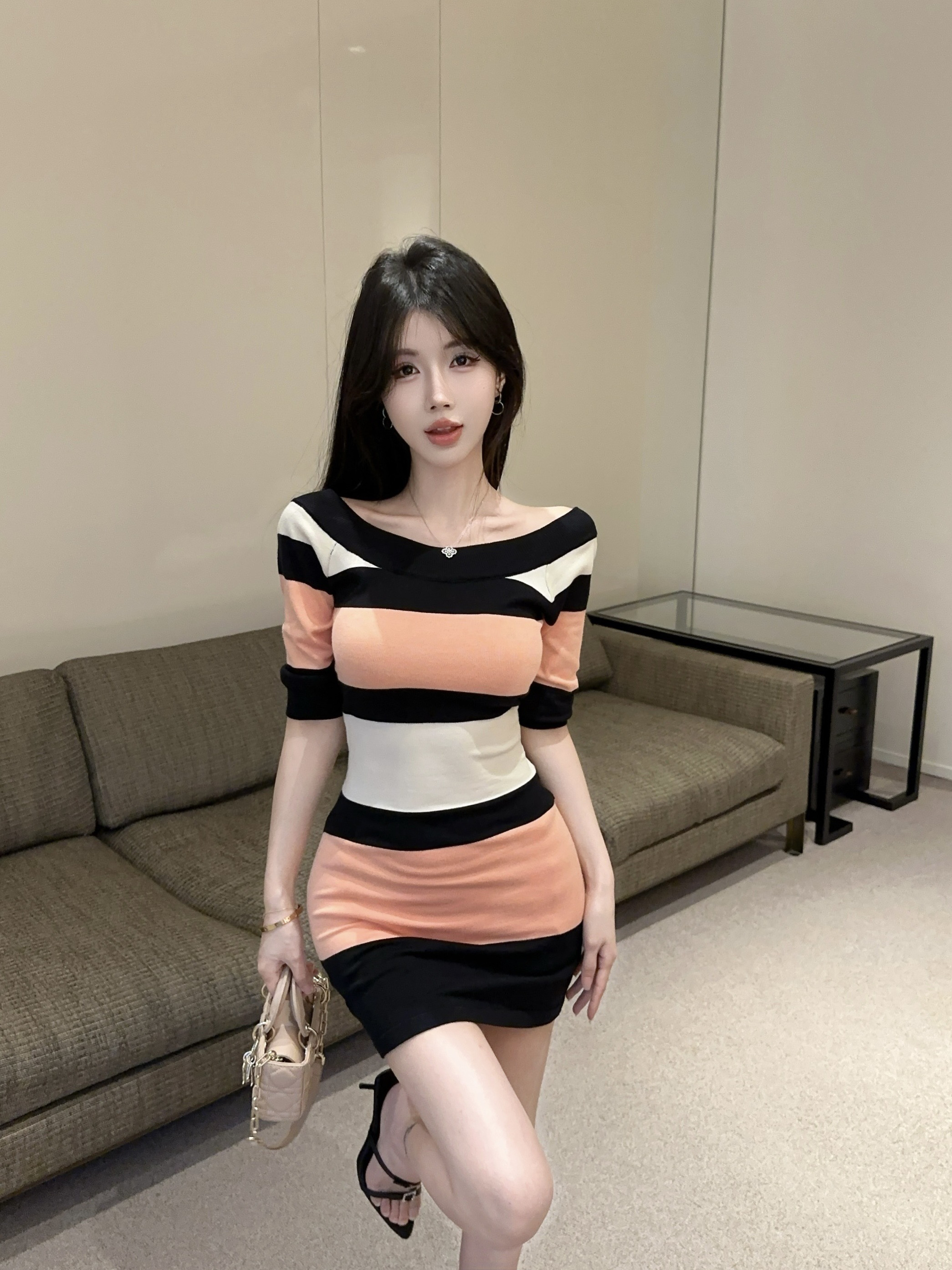 한국 홍콩 느낌 레트로 배색 스트라이프 보트넥 오프숄더 백리스 ol 얼음 실크 드레스 품격 달콤한 매운맛 타이트 스커트