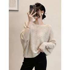 批发燕麦色一字肩<b class='q'>长袖</b>毛针织衫女春秋欧货不规则设计感蝙蝠袖内搭上衣