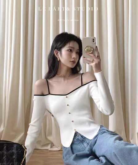 가을 새로운 디자인 센스 순수한 욕망 보트넥 오프숄더 패치워크 색상 단추 긴팔 맨위 여성