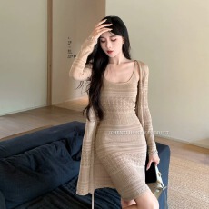 批发海边度假穿搭手工钩花冰丝<b class='q'>中长款</b>开衫收腰修身吊带连衣裙套装