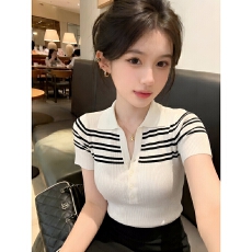 批发韩系条纹polo衫针织短袖女夏季2026新款修身高级感正肩白色上衣