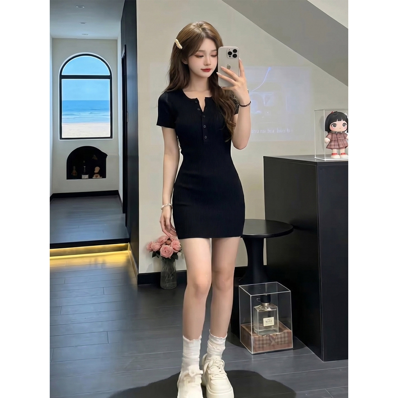 프랑스식 검정색 니트 여성 드레스 여름 순수한 욕망 품격 몸매 가꾸기 슬림해 보이는 타이트 타이트 스커트 자이언트 잘 생긴 미니 스커트