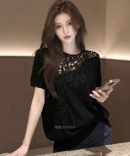 2026 여름 새로운 프랑스식 품격 검정색 레이스 조각 반팔 티셔츠 여성 슬림해 보이는 고급 빅 사이즈 맨위